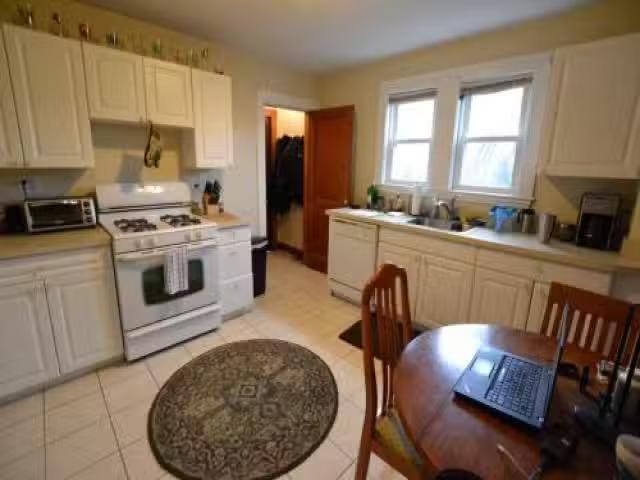Condo for rent in Brighton