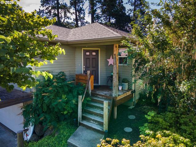 House for sale in Middle Terrace Neighborhood, Hood River