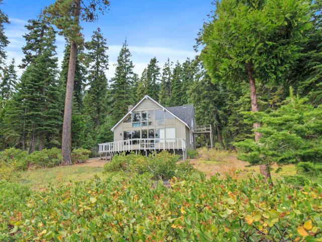 House for sale in Idlewild, California