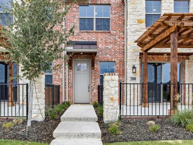 Townhouse for sale in Denton, Texas