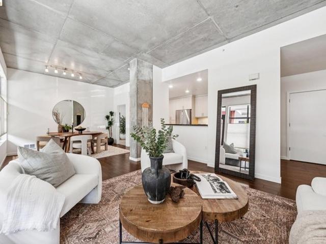 Condo for sale in Oakland, California
