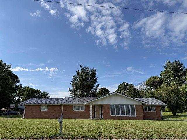 House for sale in Bloomfield, Indiana