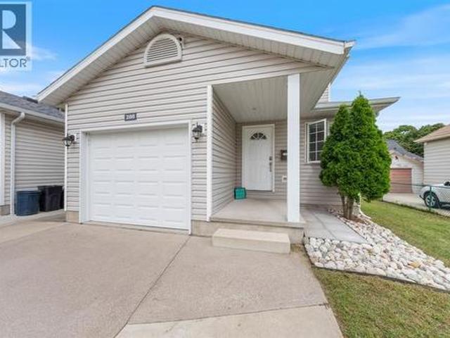 House for sale in Brights Grove, Ontario