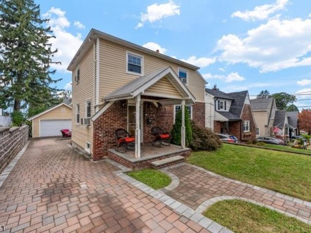 House for sale in Wood Ridge, New Jersey