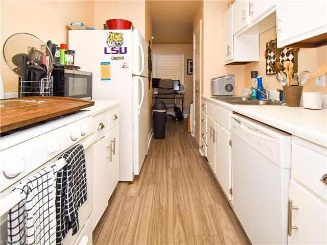 Condo for sale in Pfafftown, North Carolina