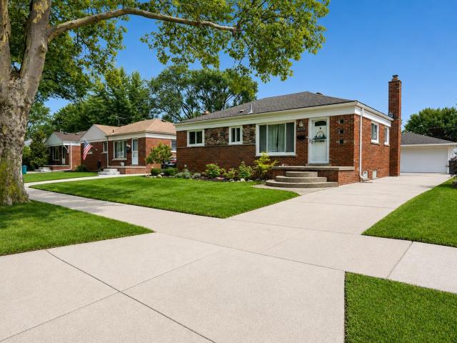 House for sale in Saint Clair Shores, Macomb County