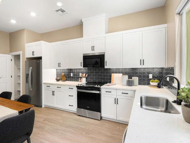 Townhouse for sale in Hayward, Alameda County