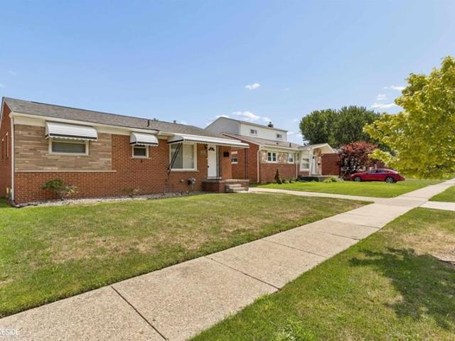 House for sale in Saint Clair Shores, Michigan