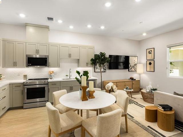 Townhouse for sale in Hayward, California