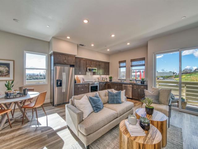 Townhouse for sale in Hayward, Alameda County