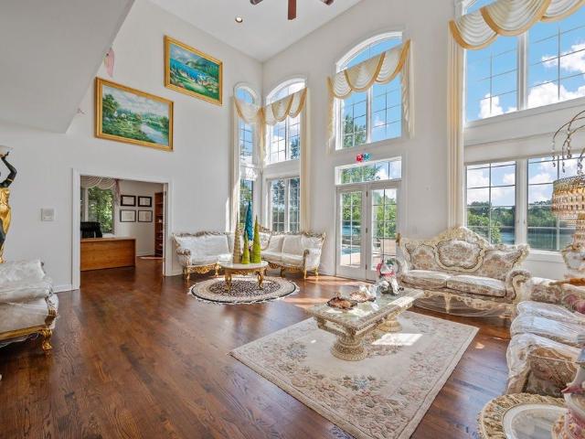 House for sale in Green Oaks, Illinois