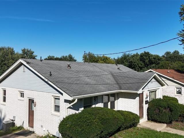 House for sale in Oakview Terrace Apartments, Des Moines