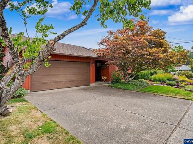 House for sale in Oregonia
