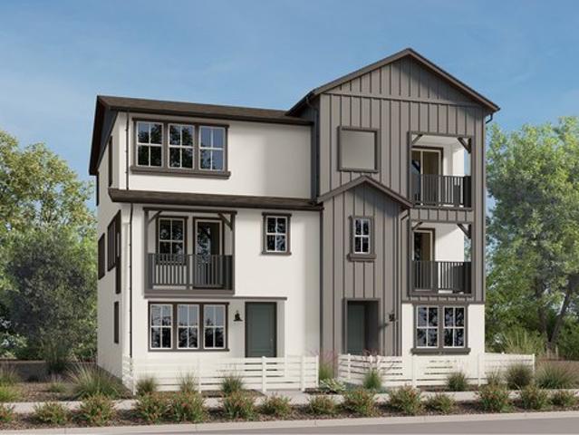 Townhouse for sale in Canyon Country, California