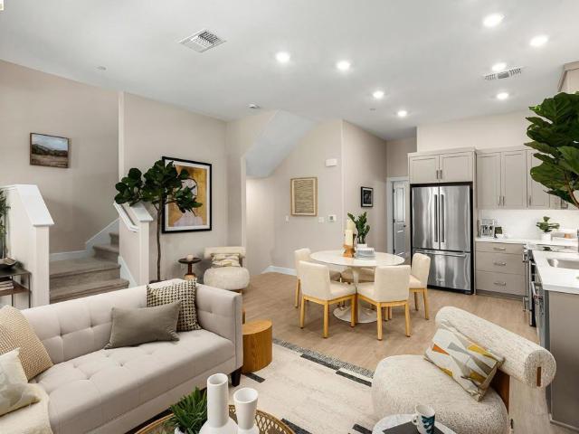 Townhouse for sale in Hayward, Alameda County