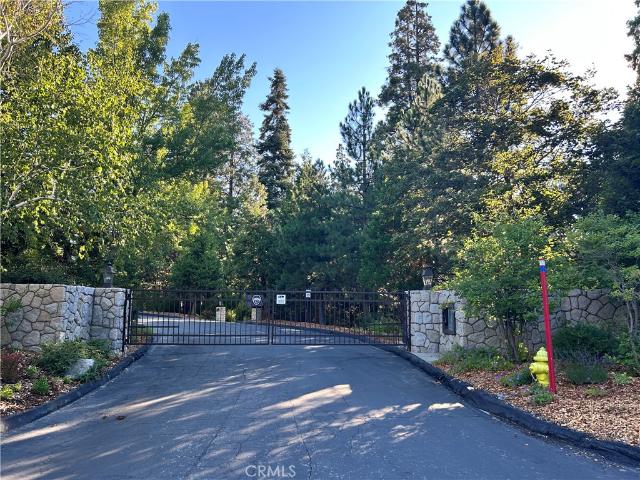 Land for sale in Cedar Glen, California