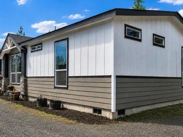 House for sale in Chattaroy, Washington