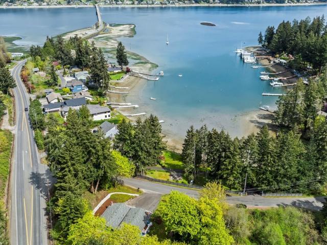 House for sale in Fox Island, Pierce County