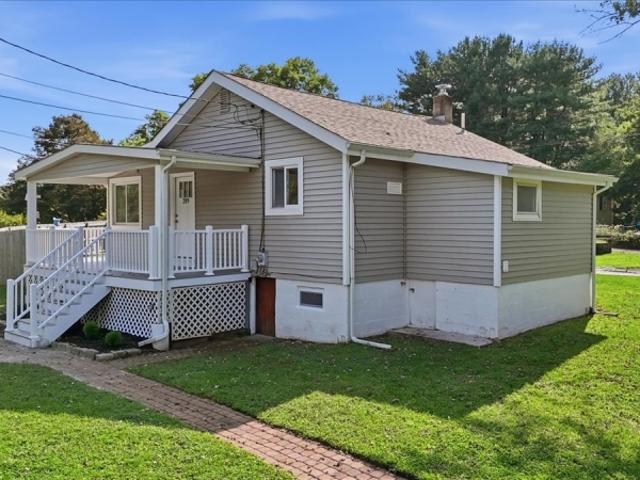 House for sale in Milford, New Jersey