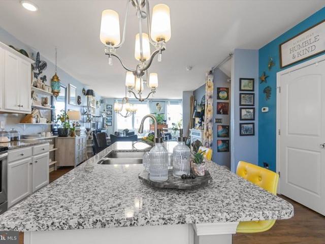 Townhouse for sale in Falling Waters, West Virginia