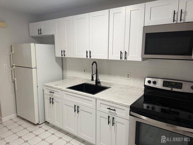 Condo for sale in Spotswood, New Jersey