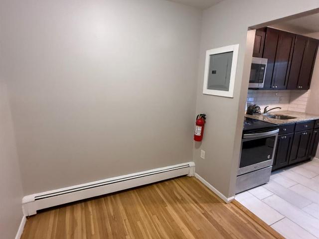 Condo for sale in Spotswood, Middlesex County