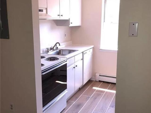 Condo for sale in Spotswood, Middlesex County