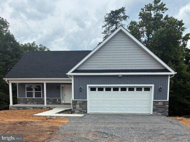 House for sale in Hedgesville, West Virginia