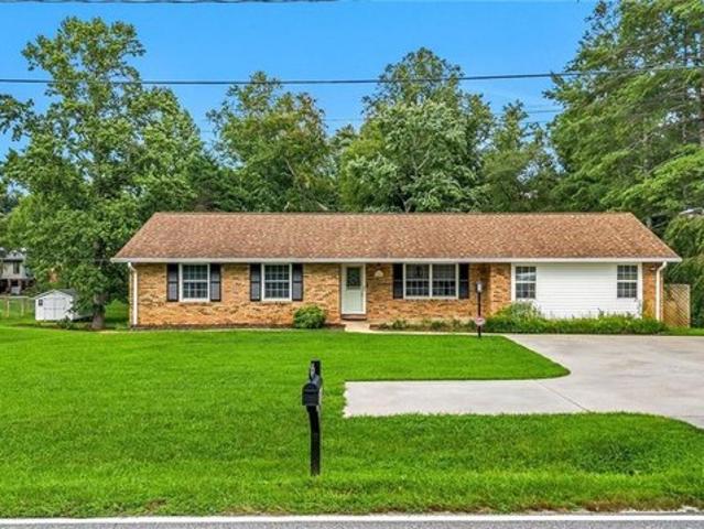 House for rent in Millers Creek, North Carolina