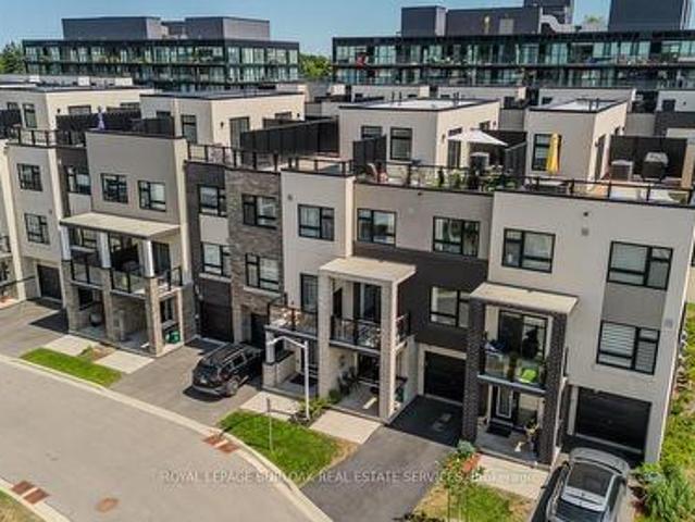 Townhouse for sale in Burlington