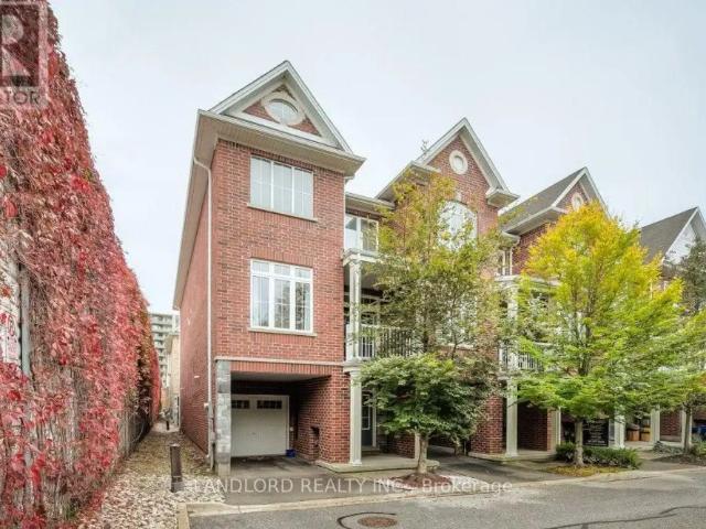 Townhouse for rent in Burlington, Golden Horseshoe