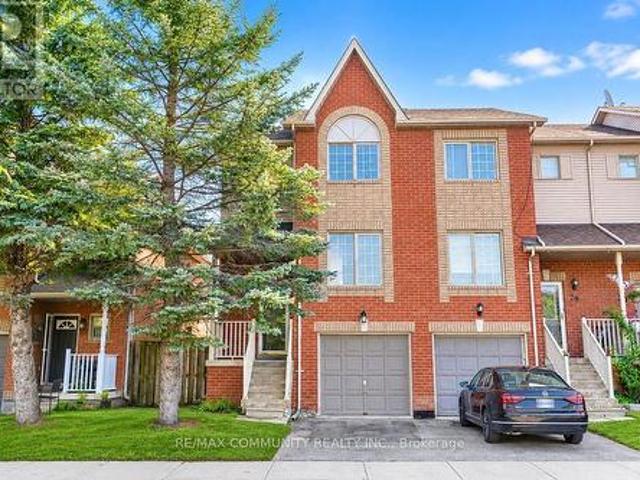 Townhouse for sale in Durham, Ontario