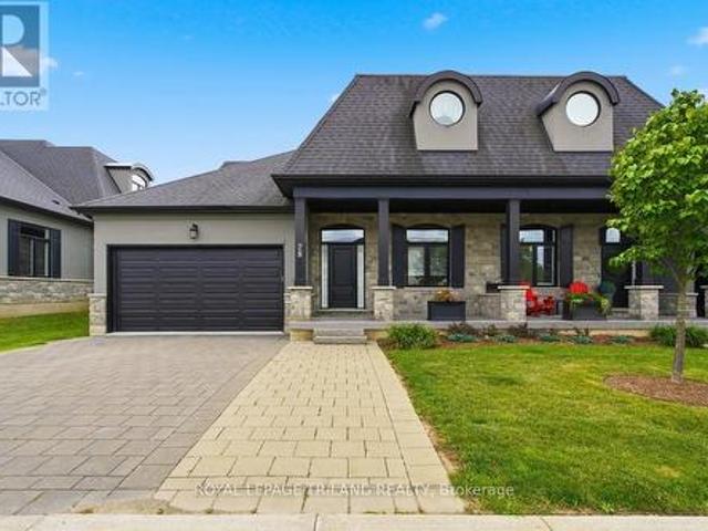 Townhouse for sale in Arva, Ontario