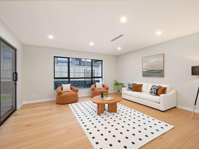 House for sale in Oratia