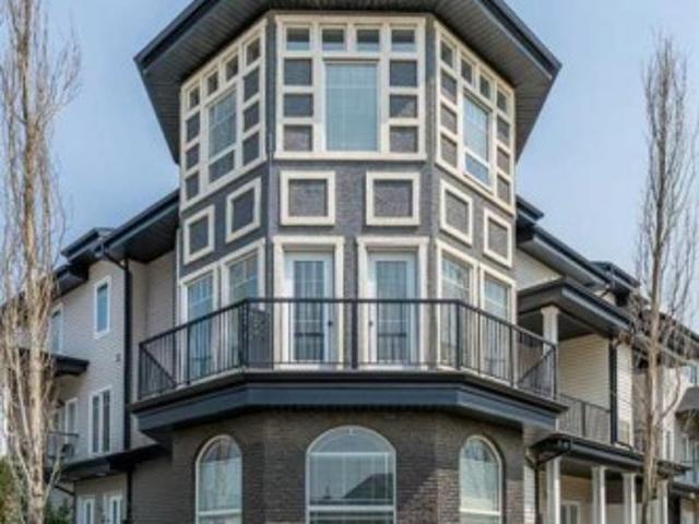 Townhouse for sale in Medicine Hat, Alberta