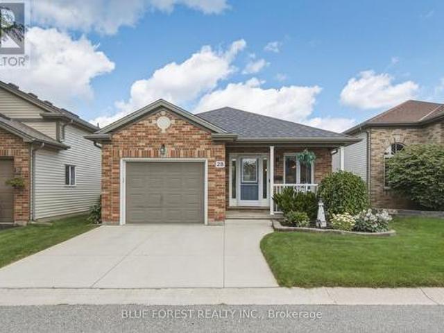 Townhouse for sale in Arva, Ontario