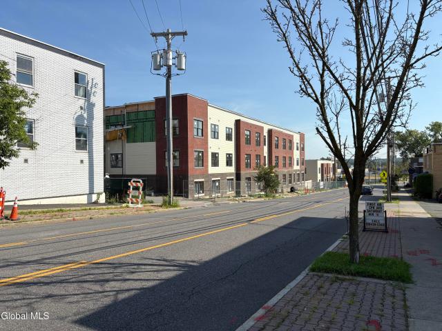 Commercial for sale in Albany