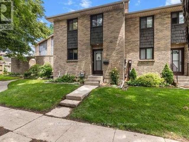 Townhouse for sale in Arva, Ontario