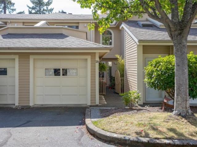 House for sale in Esquimalt, Capital Regional District