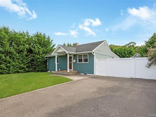 House for sale in Bohemia, New York