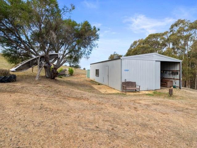 Cottage for sale in Gooram, Victoria