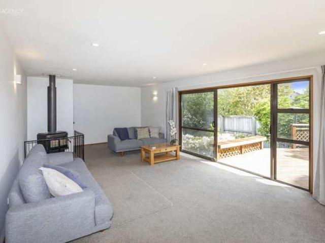 House for sale in Chaslands, Canterbury