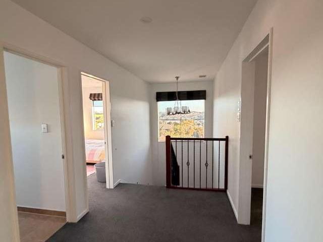 House for rent in Paremoremo