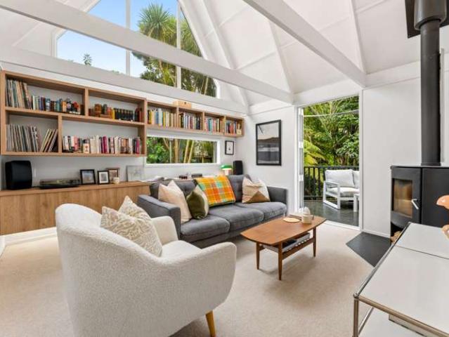 House for sale in Chatswood, Kaipātiki