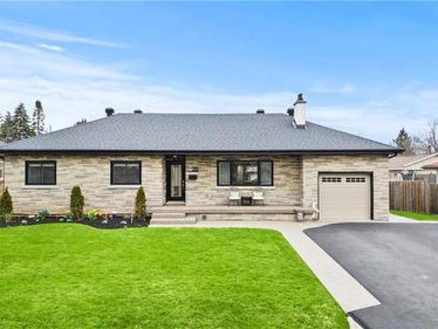 House for sale in Ancaster, Ontario