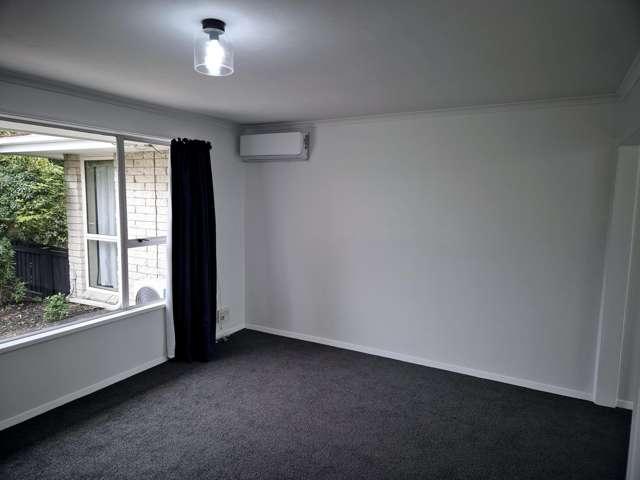 Apartment for rent in Chaslands, Canterbury