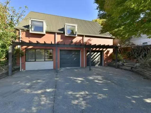 House for sale in Chaslands, Canterbury