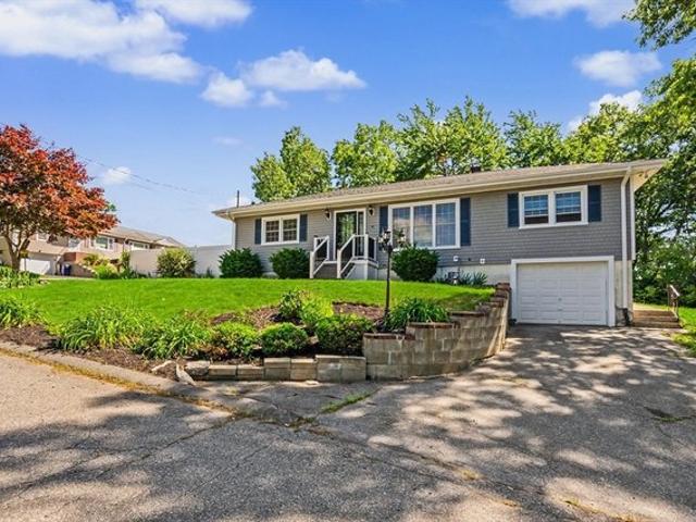 House for sale in Dracut, Massachusetts