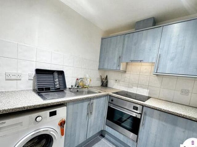 House for rent in Follaton, Strode