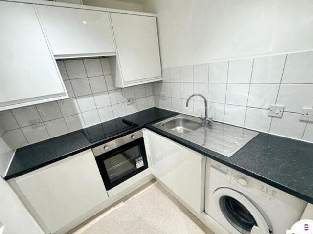 House for rent in Follaton, Strode